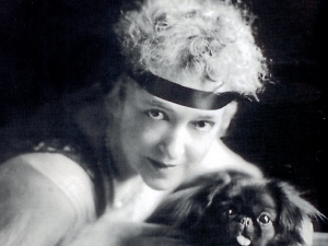 Elsie de Wolfe with the dogs in her life- Her breed, the Pekingese